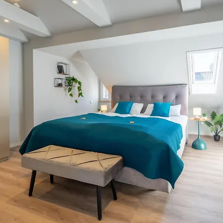 Lit Living - Deluxe - Box Spring - Parking - Neueröffnung - New Opening Apartment *