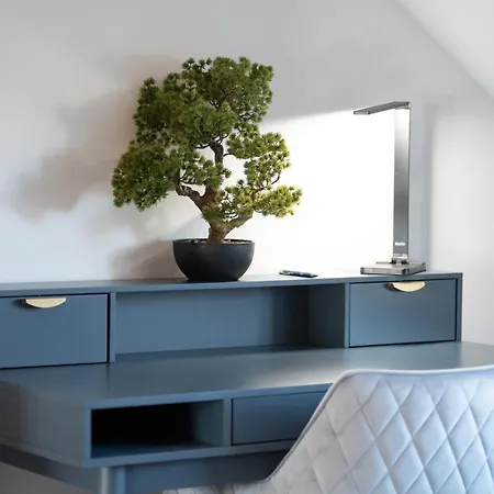 Lit Living - Deluxe - Box Spring - Parking - Neueröffnung - New Opening Apartment *