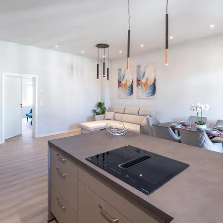 Lit Living - Deluxe - Box Spring - Parking - Neueröffnung - New Opening Apartment Worms