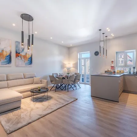 Lit Living